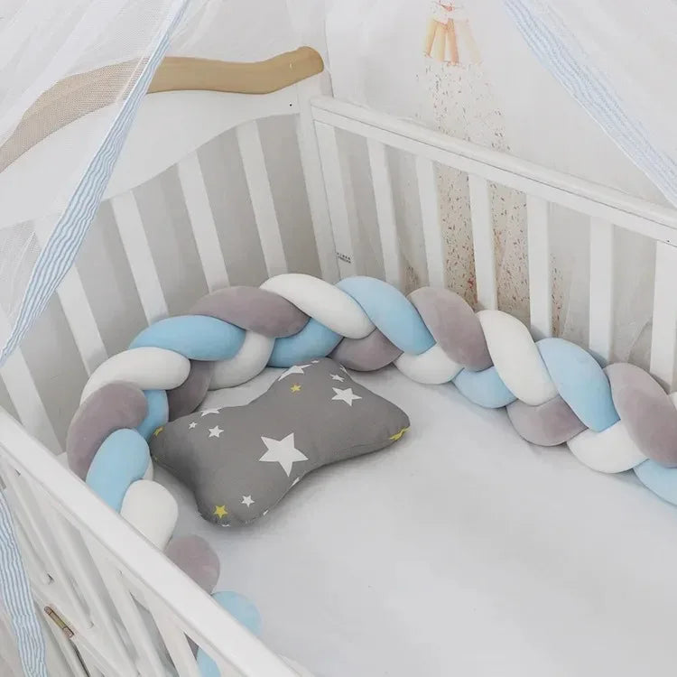 Tour de lit bébé