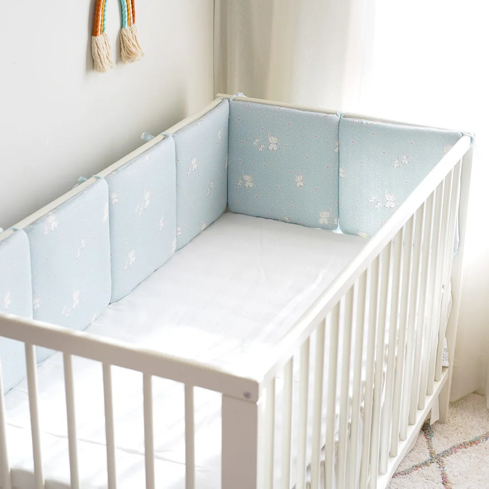 Tour de lit bébé