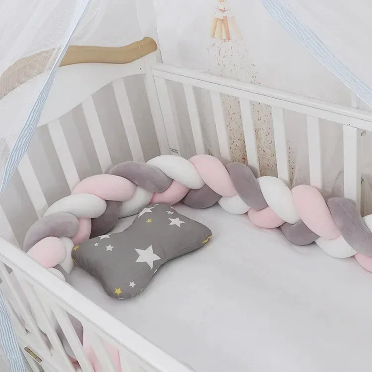 Tour de lit bébé