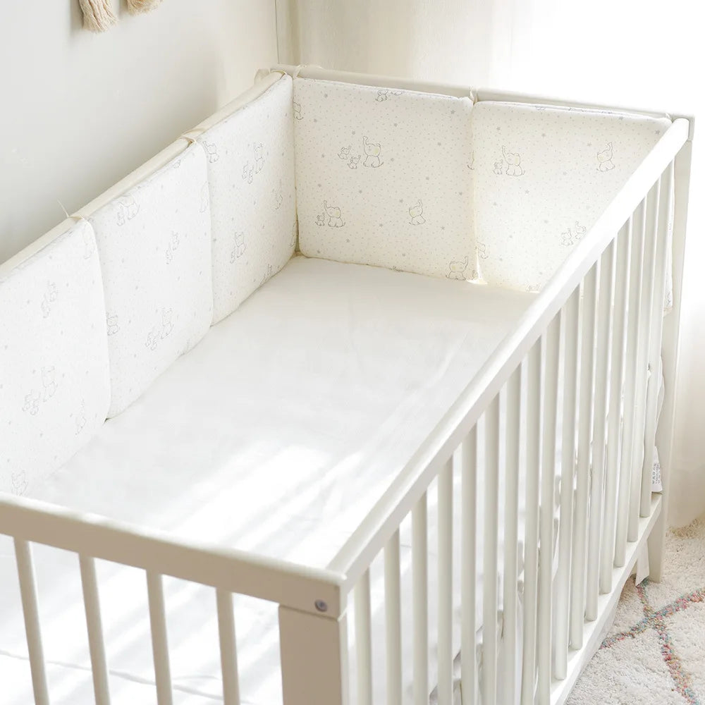 Tour de lit bébé