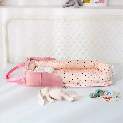 berceau bébé rose